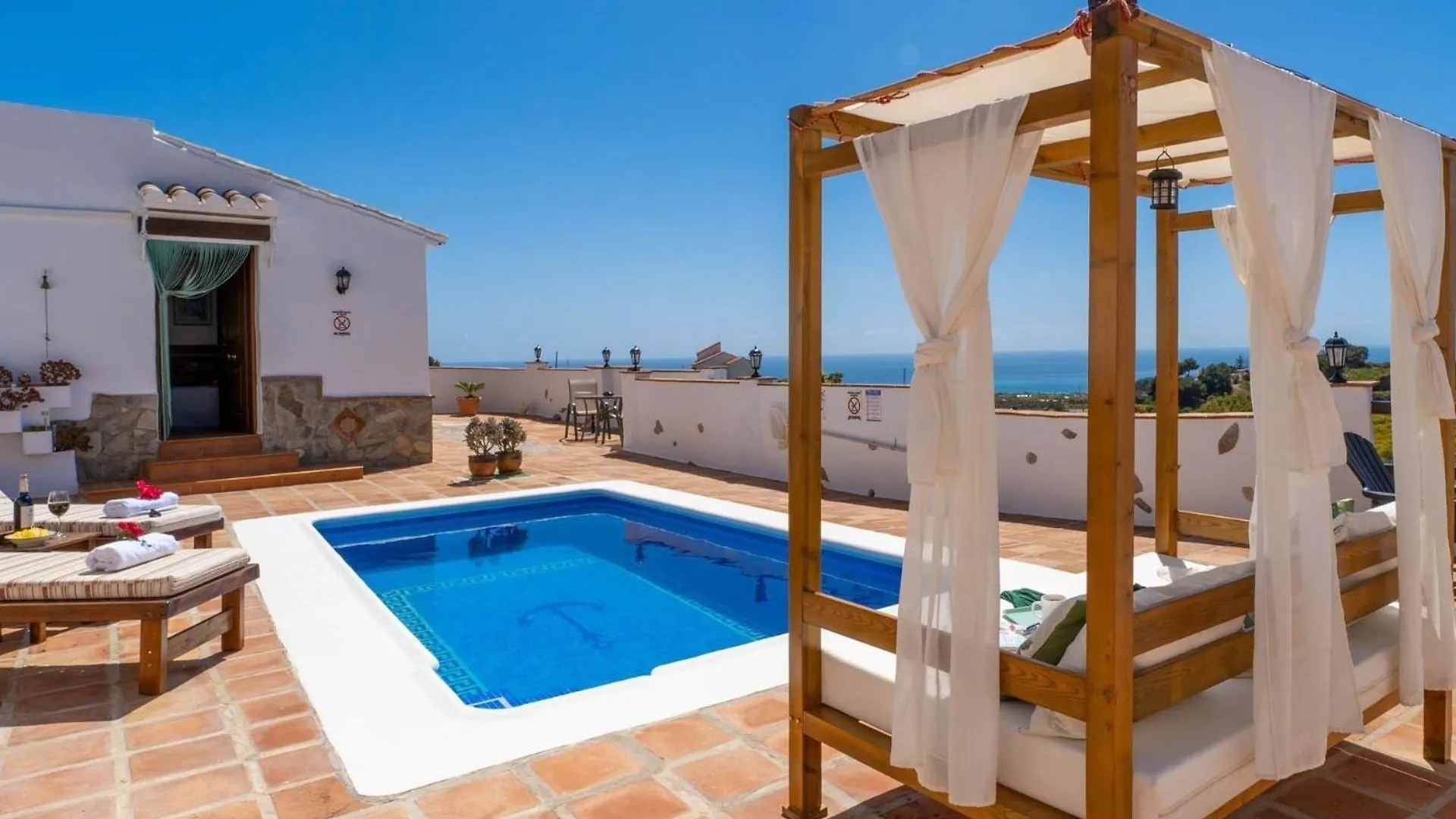 Ferienhaus Mit Privatpool Fuer 2 Personen Ca 60 Qm In Nerja, Andalusien Costa Del Sol